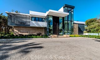 Majestueus meesterwerk te koop in een strakke, moderne stijl in een beveiligde villawijk van Sotogrande, Costa del Sol 786197 