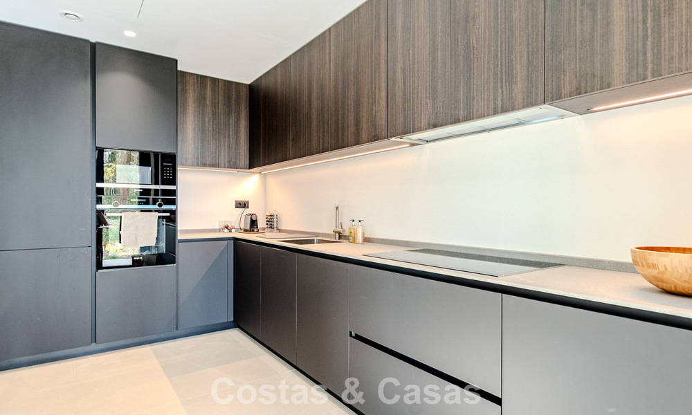 Majestueus meesterwerk te koop in een strakke, moderne stijl in een beveiligde villawijk van Sotogrande, Costa del Sol 786203
