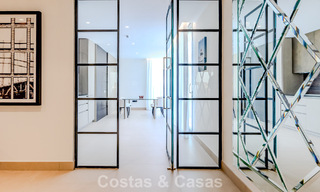 Majestueus meesterwerk te koop in een strakke, moderne stijl in een beveiligde villawijk van Sotogrande, Costa del Sol 786206 