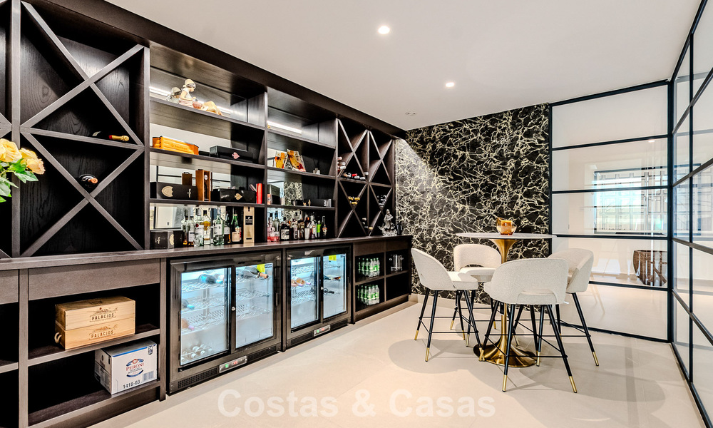 Majestueus meesterwerk te koop in een strakke, moderne stijl in een beveiligde villawijk van Sotogrande, Costa del Sol 786207