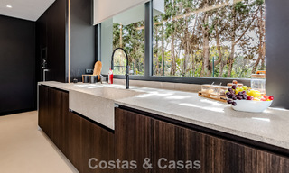 Majestueus meesterwerk te koop in een strakke, moderne stijl in een beveiligde villawijk van Sotogrande, Costa del Sol 786222 