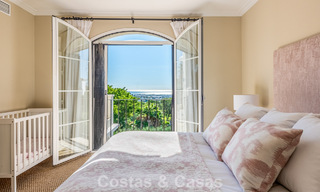 Uitmuntende luxevilla te koop in een tijdloze Andalusische architectuur, met zeezicht in Benahavis - Marbella 786078 