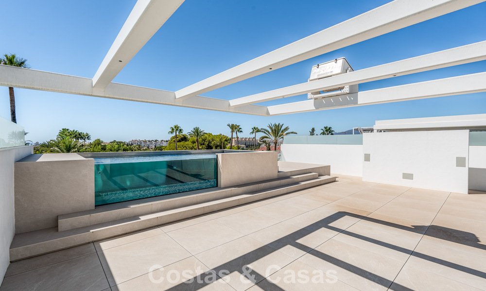 Instapklare, moderne luxewoning te koop aan de rand van Nueva Andalucia en de Golden Mile, Marbella 786016
