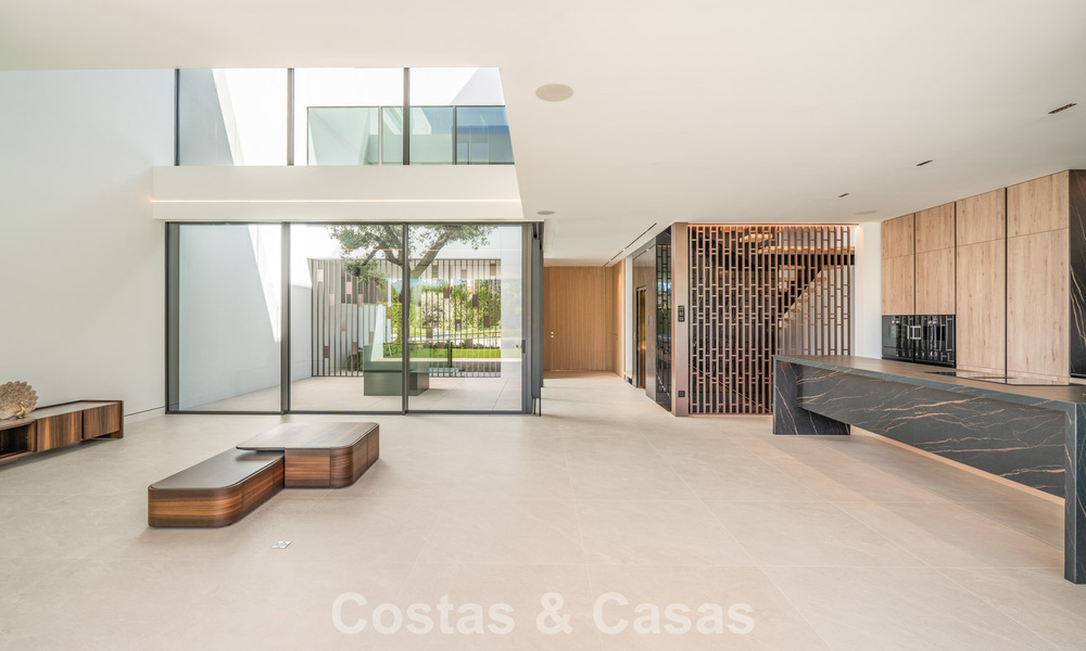 Instapklare, moderne luxewoning te koop aan de rand van Nueva Andalucia en de Golden Mile, Marbella 786026