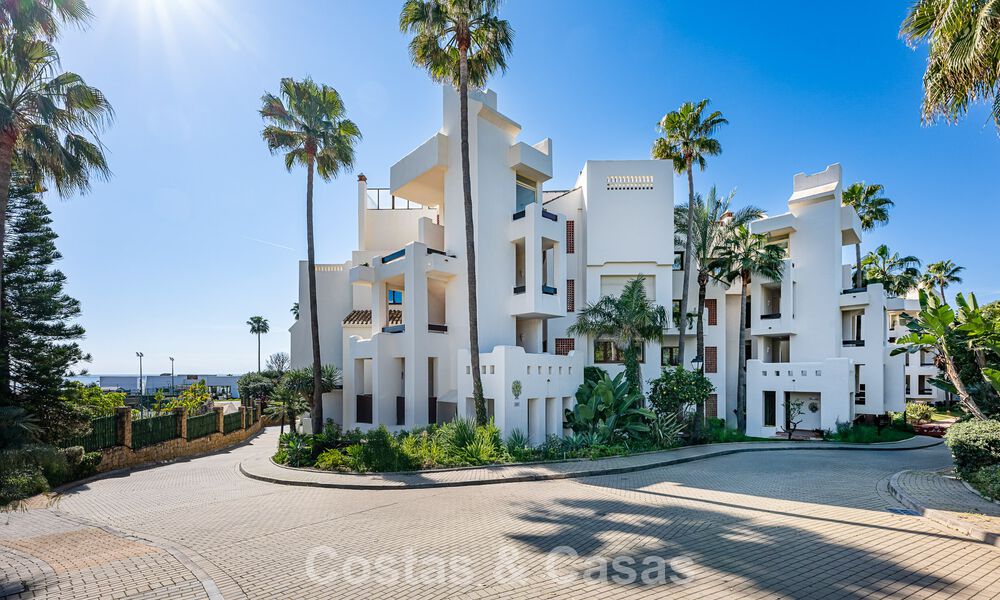 Instapklaar, luxe appartement te koop aan het strand op de New Golden Mile tussen Marbella en Estepona 785947