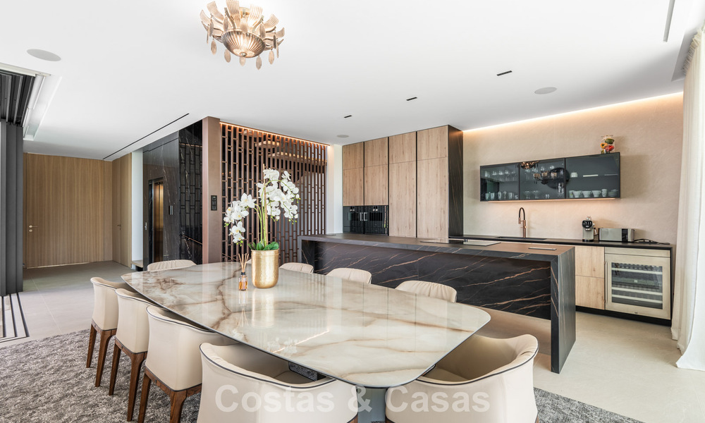 Instapklare woning met modern design, gelegen aan de rand van Nueva Andalucía en Marbella’s Golden Mile 786008