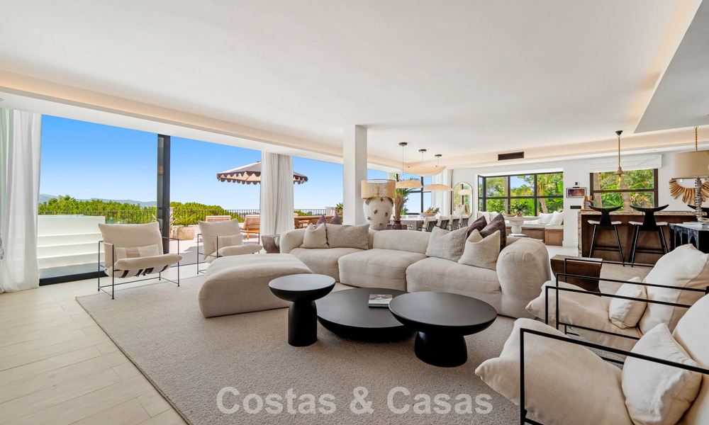 Statige luxevilla te koop in een begeerde villawijk in het hart van Nueva Andalucia, Marbella 790388
