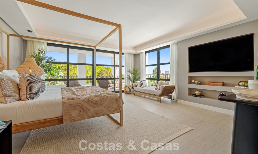 Statige luxevilla te koop in een begeerde villawijk in het hart van Nueva Andalucia, Marbella 790397