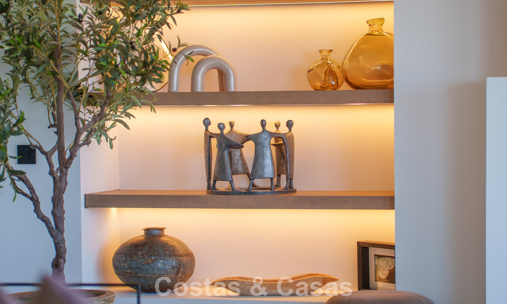 Statige luxevilla te koop in een begeerde villawijk in het hart van Nueva Andalucia, Marbella 790413