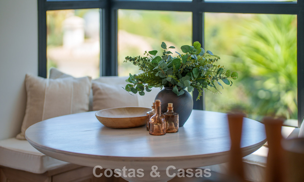 Statige luxevilla te koop in een begeerde villawijk in het hart van Nueva Andalucia, Marbella 790414