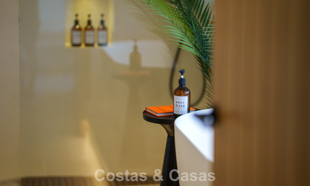 Statige luxevilla te koop in een begeerde villawijk in het hart van Nueva Andalucia, Marbella 790415