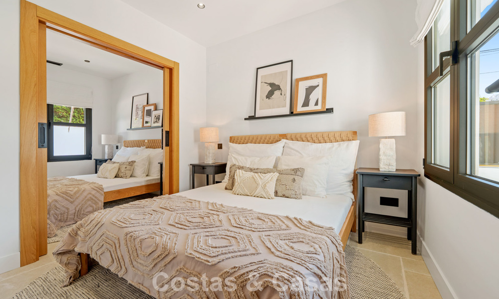 Statige luxevilla te koop in een begeerde villawijk in het hart van Nueva Andalucia, Marbella 790419