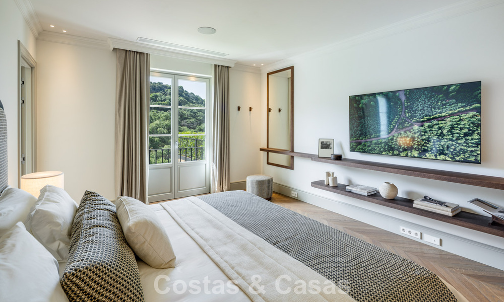 Sublieme boutique villa te koop, omgeven door weelderig groen in het exclusieve La Zagaleta resort in Marbella - Benahavis 786144