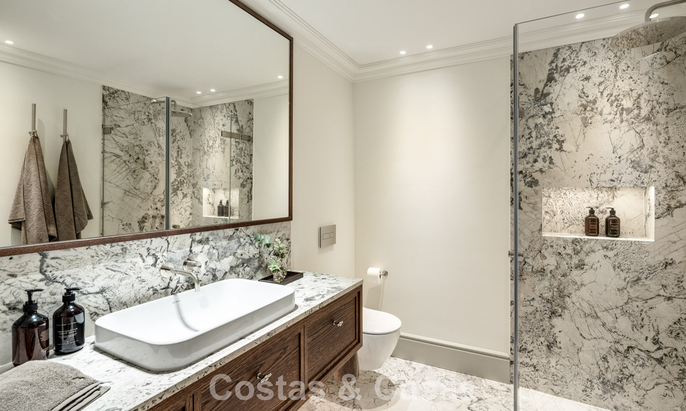 Sublieme boutique villa te koop, omgeven door weelderig groen in het exclusieve La Zagaleta resort in Marbella - Benahavis 786150