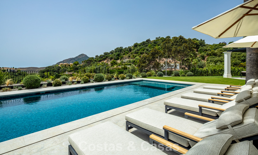 Sublieme boutique villa te koop, omgeven door weelderig groen in het exclusieve La Zagaleta resort in Marbella - Benahavis 786165