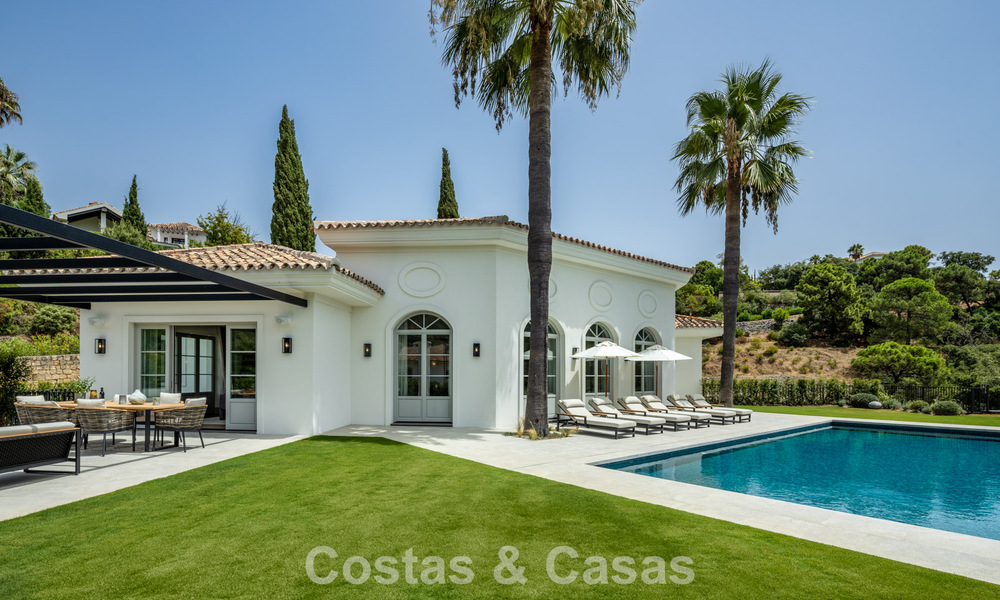 Sublieme boutique villa te koop, omgeven door weelderig groen in het exclusieve La Zagaleta resort in Marbella - Benahavis 786168
