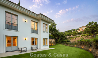 Sublieme boutique villa te koop, omgeven door weelderig groen in het exclusieve La Zagaleta resort in Marbella - Benahavis 786179 