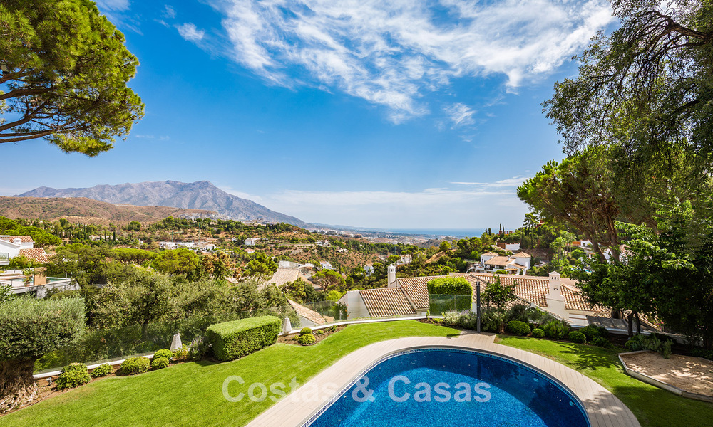 Ruime villa met zeezicht en een separaat gastenverblijf te koop in El Madroñal in Benahavis - Marbella 786422