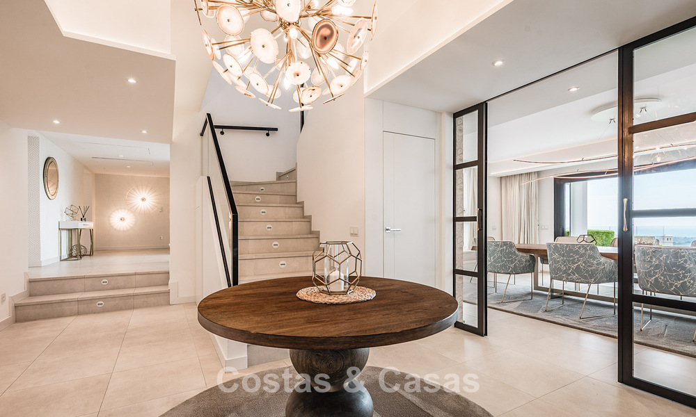 Ruime villa met zeezicht en een separaat gastenverblijf te koop in El Madroñal in Benahavis - Marbella 786445