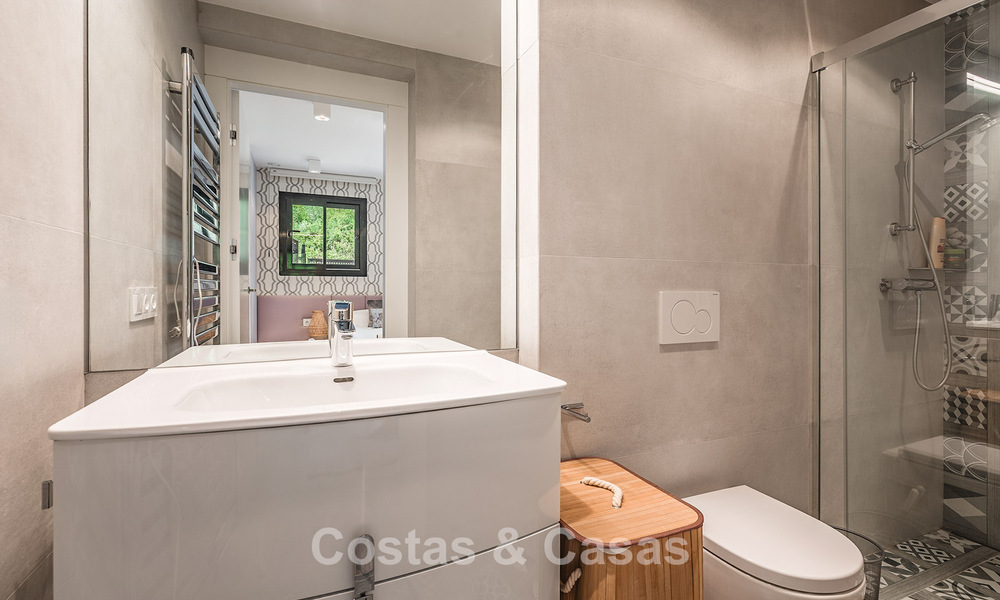 Ruime villa met zeezicht en een separaat gastenverblijf te koop in El Madroñal in Benahavis - Marbella 786446