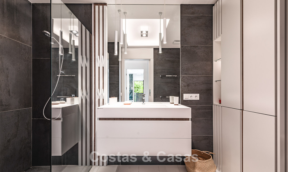 Ruime villa met zeezicht en een separaat gastenverblijf te koop in El Madroñal in Benahavis - Marbella 786453