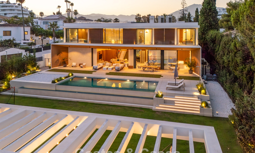 Gesofisticeerde luxevilla te koop dicht bij voorzieningen in Guadalmina en San Pedro, Marbella 786542