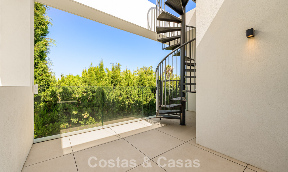 Gesofisticeerde luxevilla te koop dicht bij voorzieningen in Guadalmina en San Pedro, Marbella 786555