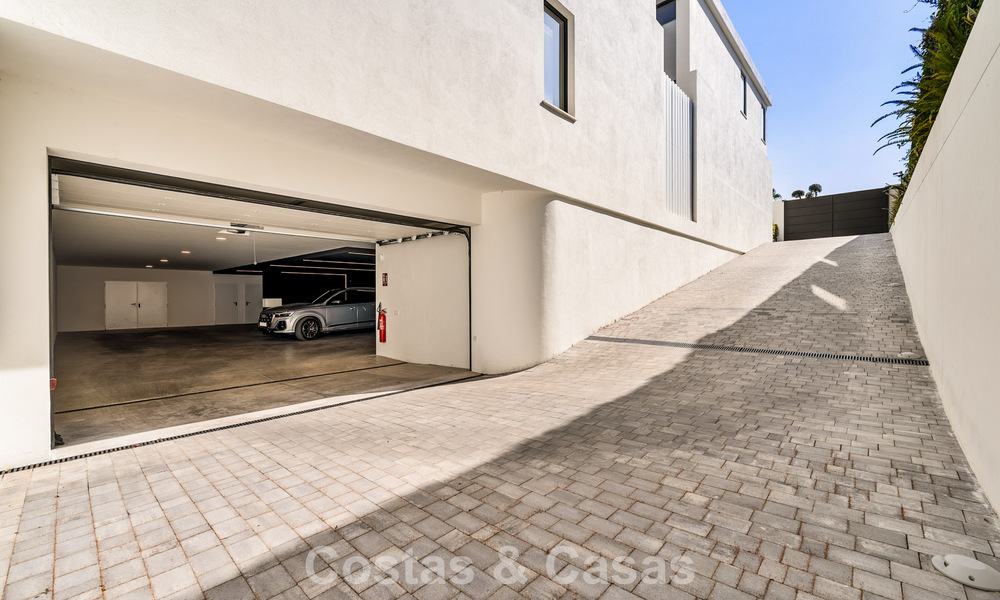 Gesofisticeerde luxevilla te koop dicht bij voorzieningen in Guadalmina en San Pedro, Marbella 786588