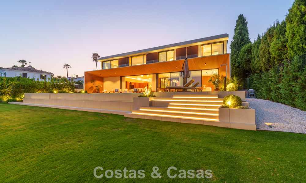 Gesofisticeerde luxevilla te koop dicht bij voorzieningen in Guadalmina en San Pedro, Marbella 786596