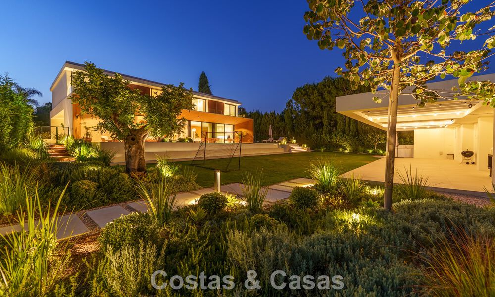 Gesofisticeerde luxevilla te koop dicht bij voorzieningen in Guadalmina en San Pedro, Marbella 786597