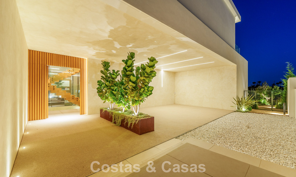 Gesofisticeerde luxevilla te koop dicht bij voorzieningen in Guadalmina en San Pedro, Marbella 786601