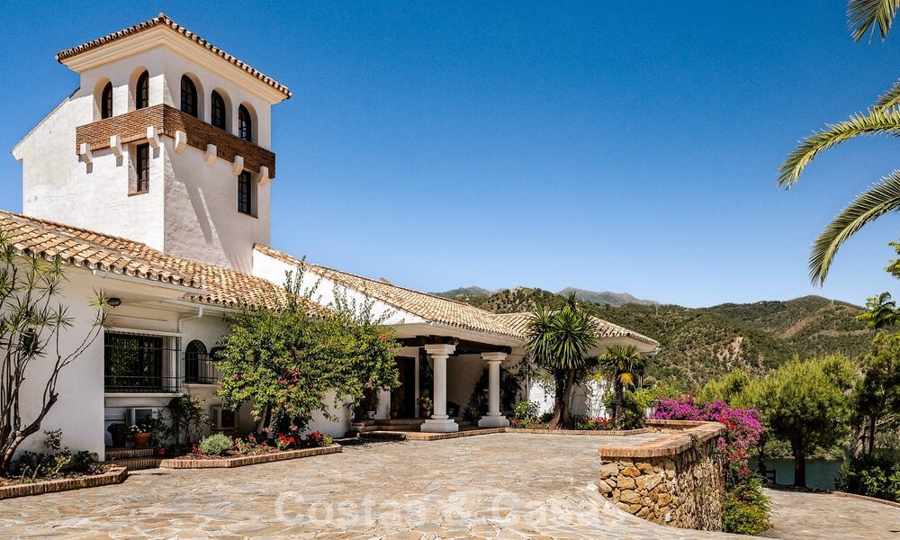 Traditionele Spaanse finca te koop in een groene omgeving, aan het meer van Istan, vlakbij Marbella, Costa del Sol 786632