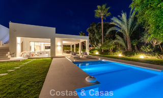 Modernistische, gelijkvloerse luxevilla te koop op een steenworp van het strand ten oosten van Marbella centrum 786768 