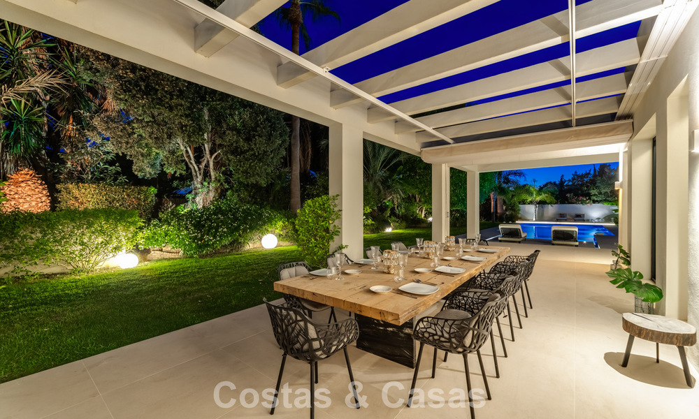 Modernistische, gelijkvloerse luxevilla te koop op een steenworp van het strand ten oosten van Marbella centrum 786778