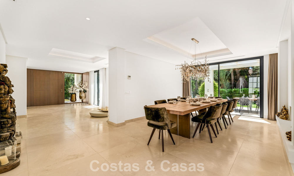 Modernistische, gelijkvloerse luxevilla te koop op een steenworp van het strand ten oosten van Marbella centrum 786780