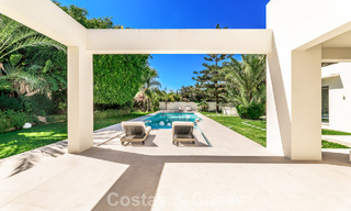 Modernistische, gelijkvloerse luxevilla te koop op een steenworp van het strand ten oosten van Marbella centrum 786797 