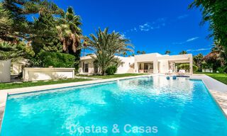 Modernistische, gelijkvloerse luxevilla te koop op een steenworp van het strand ten oosten van Marbella centrum 786800 