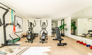 Modernistische, gelijkvloerse luxevilla te koop op een steenworp van het strand ten oosten van Marbella centrum 786801 