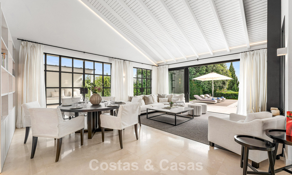 Gemoderniseerde familievilla te koop in een begeerde golfomgeving in Nueva Andalucia, Marbella 786821