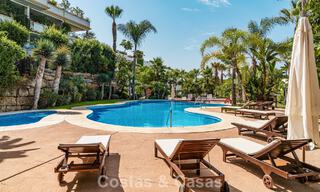 Eigentijds ingericht duplex penthouse te koop in een beveiligde urbanisatie op Marbella’s prestigieuze Golden Mile 786972 
