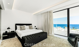 Prestigieus appartement met zeezicht te koop, eerstelijnsstrand op de New Golden Mile tussen Marbella en Estepona 786953 