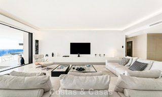 Prestigieus appartement met zeezicht te koop, eerstelijnsstrand op de New Golden Mile tussen Marbella en Estepona 786957 