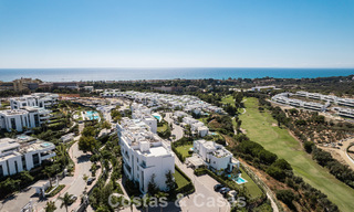 Instapklaar, modern, ruim 4-slaapkamer appartement te koop met ruime privétuin in luxe resort ten oosten van Marbella centrum 797840 