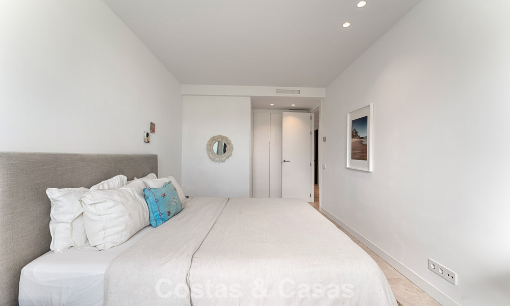 Instapklaar, modern, ruim 4-slaapkamer appartement te koop met ruime privétuin in luxe resort ten oosten van Marbella centrum 797842
