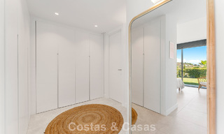 Instapklaar, modern, ruim 4-slaapkamer appartement te koop met ruime privétuin in luxe resort ten oosten van Marbella centrum 797851 