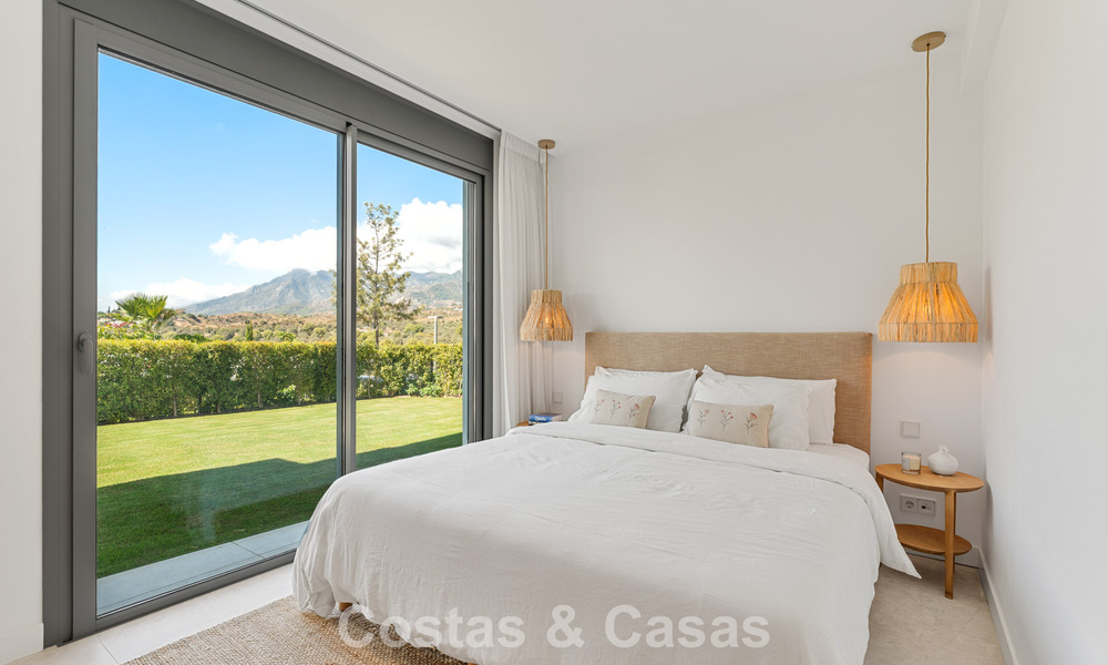 Instapklaar, modern, ruim 4-slaapkamer appartement te koop met ruime privétuin in luxe resort ten oosten van Marbella centrum 797852