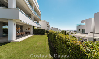 Instapklaar, modern, ruim 4-slaapkamer appartement te koop met ruime privétuin in luxe resort ten oosten van Marbella centrum 797867 