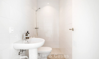 Instapklare luxevilla met contemporaine bouwstijl te koop aan de strandzijde ten oosten van Marbella centrum 787160 