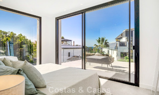 Instapklare luxevilla met contemporaine bouwstijl te koop aan de strandzijde ten oosten van Marbella centrum 787163 