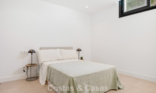 Instapklare luxevilla met contemporaine bouwstijl te koop aan de strandzijde ten oosten van Marbella centrum 787179 